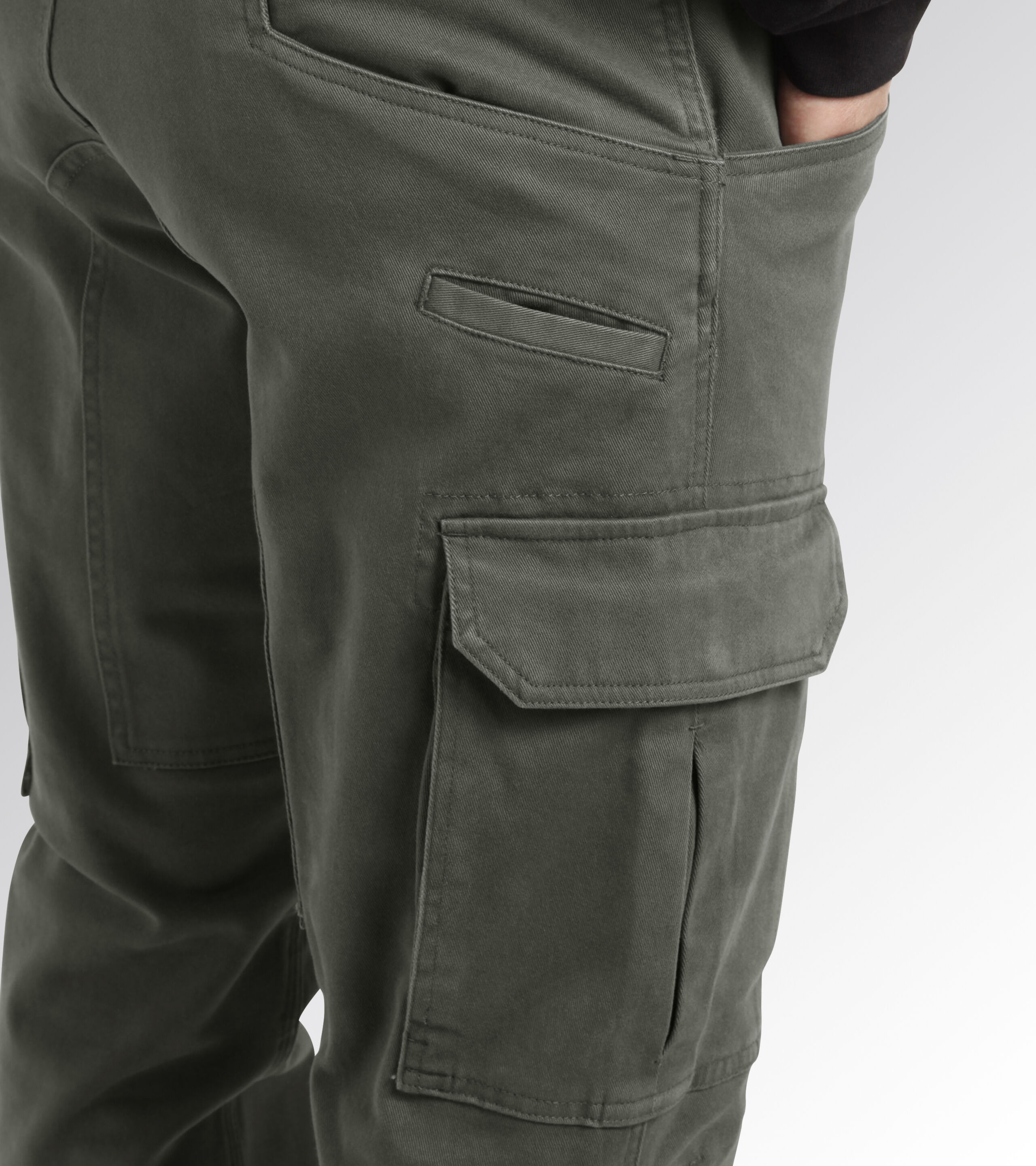 Green HH Arc technical-shell cargo trousers | Helly Hansen HH-118389225 |  MATCHES UK