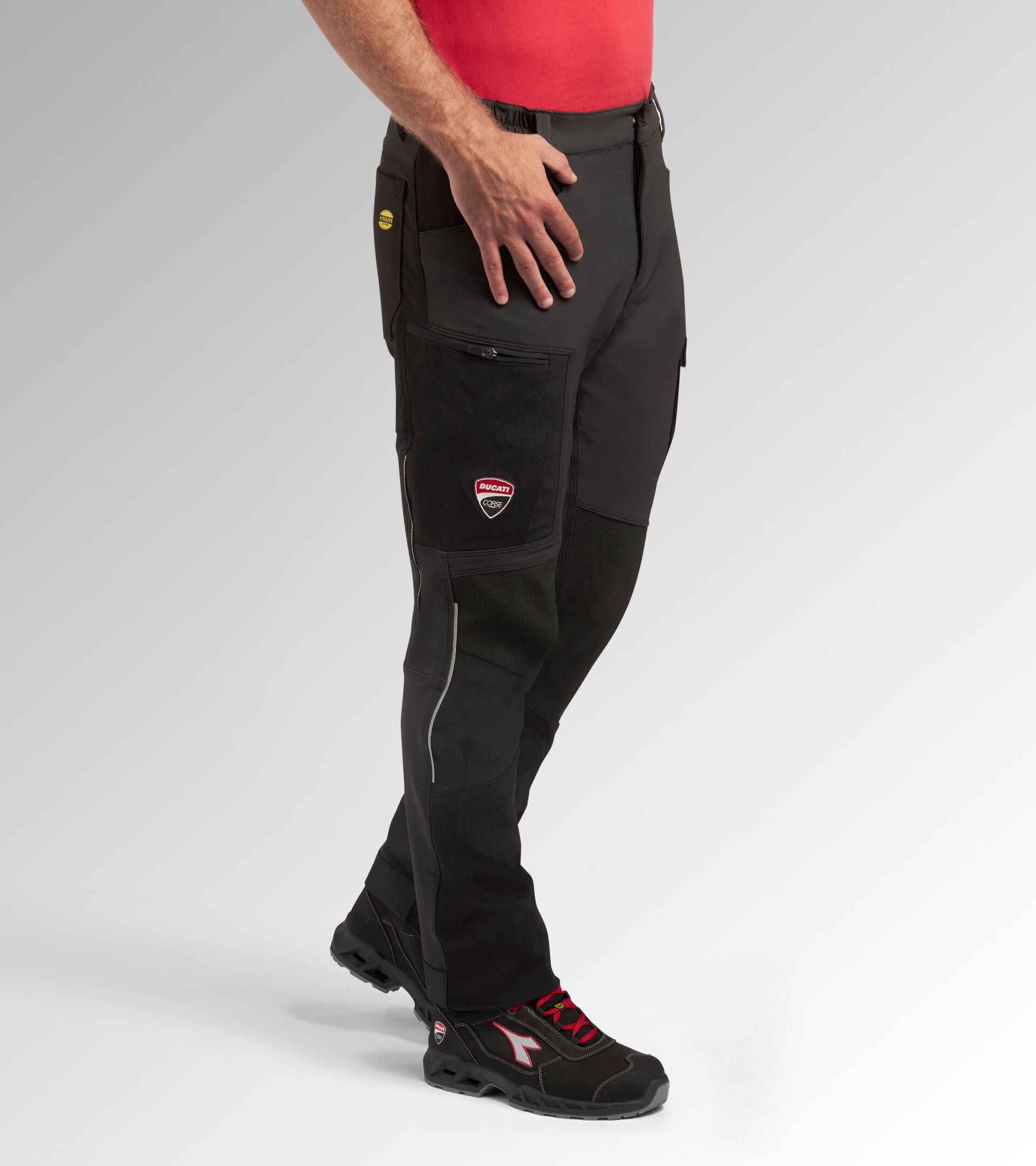 Pantalón de trabajo - Diadora Utility x Ducati Corse PANT MOTOR CARGO DUCATI NEGRO/ESPECTRO - Utility