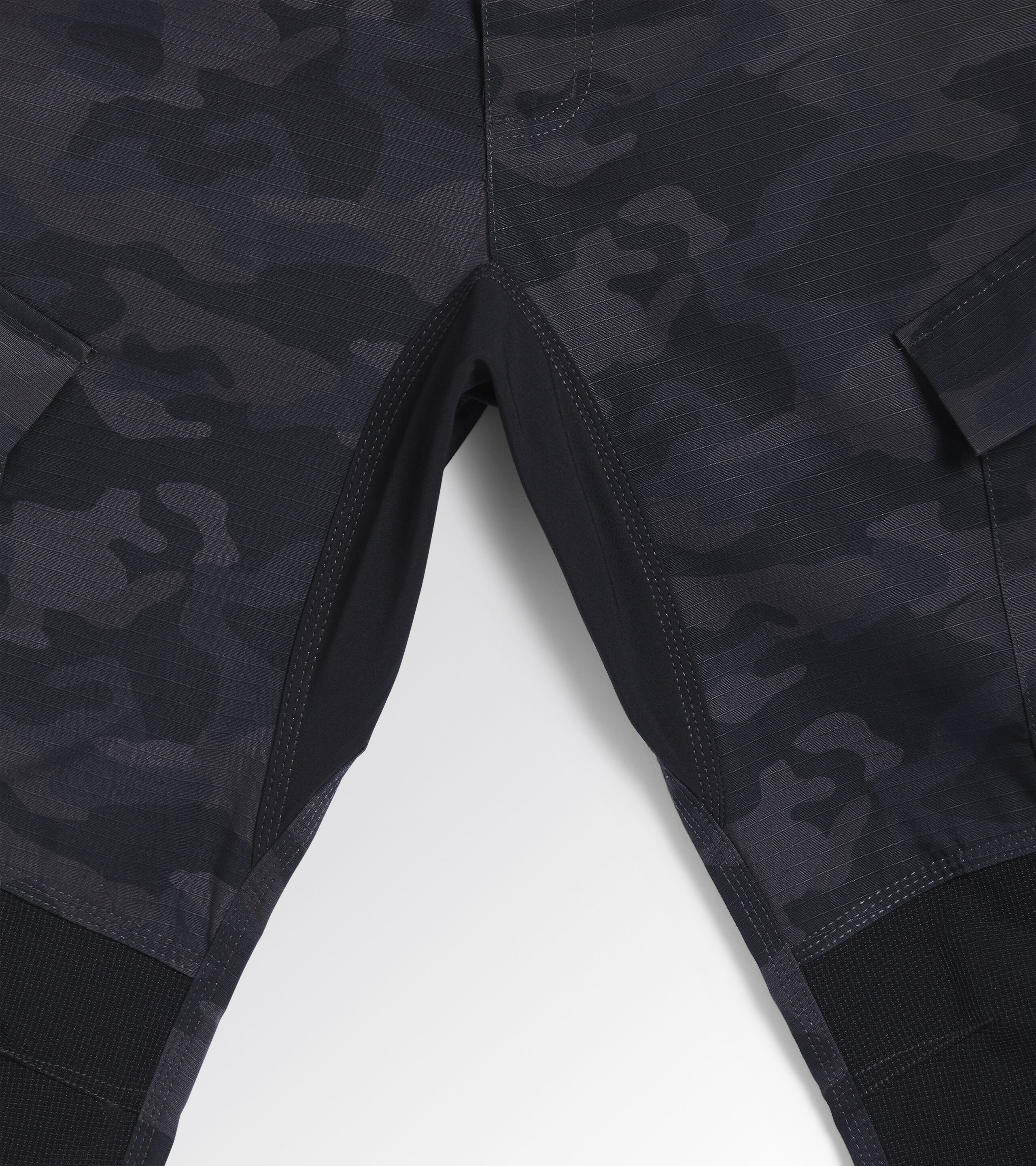 Hi tech camo 2025 cargo pant