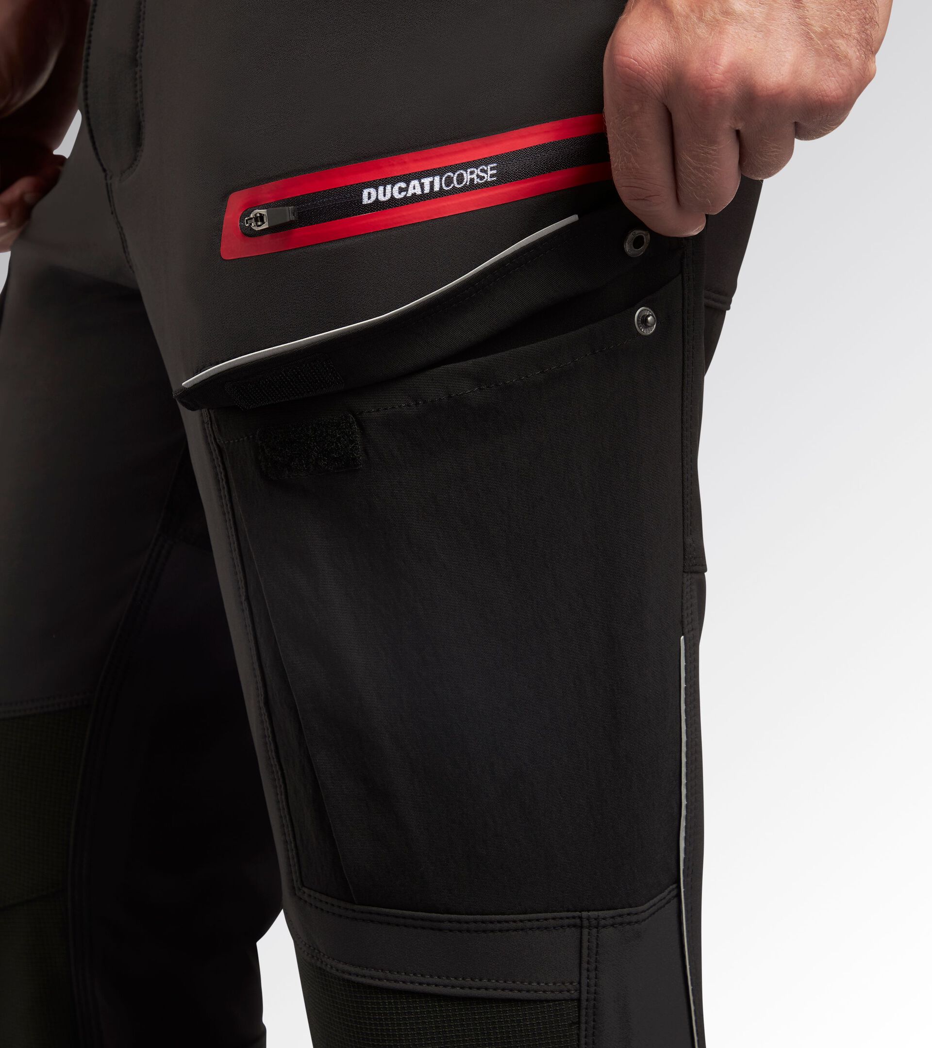 Pantalone da lavoro - Diadora Utility x Ducati Corse PANT MOTOR CARGO DUCATI NERO/NERO FANTASMA - Utility