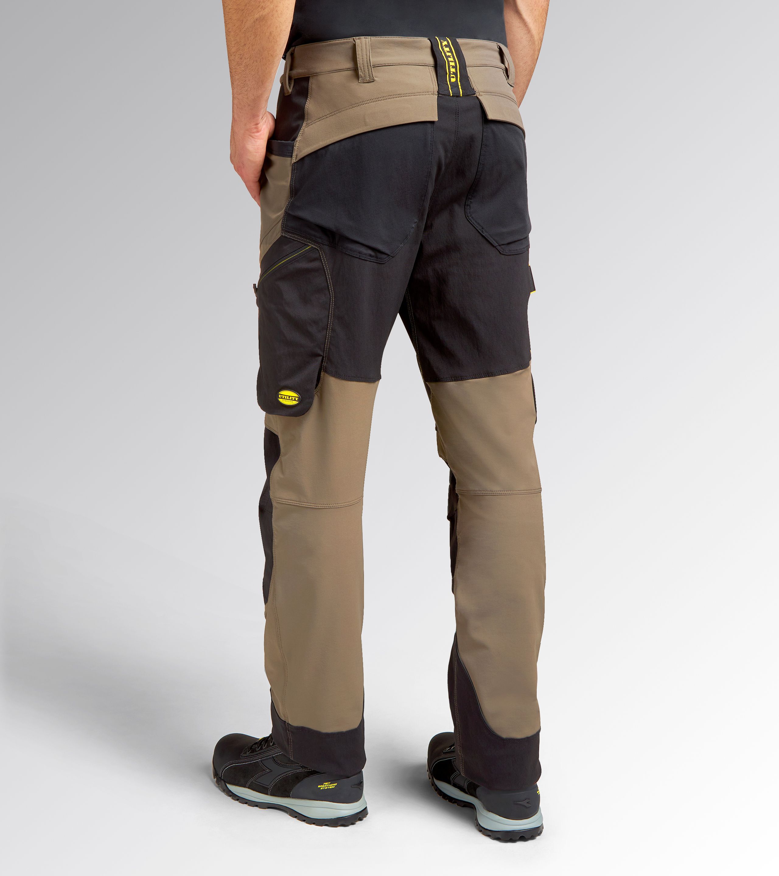 CHELSEA EVOLUTION Construction Pants (Black) - Helly Hansen 77442_992 -  iWantWorkwear