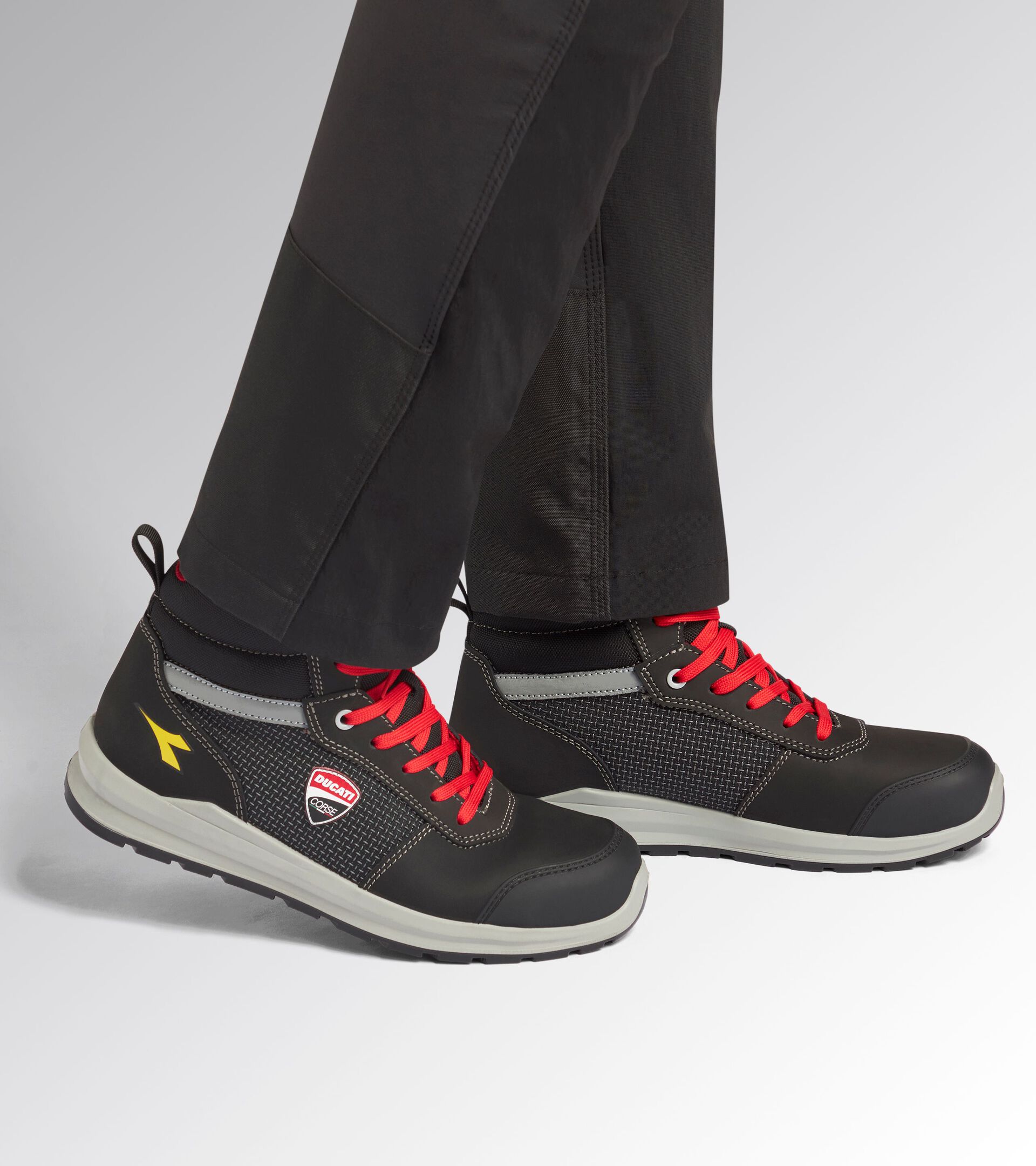 Calzado de seguridad alto - Diadora Utility x Ducati Corse SPEEDY RACE MID S3S FO SR SC MET FREE NEGRO/HONGO OSCURO - Utility