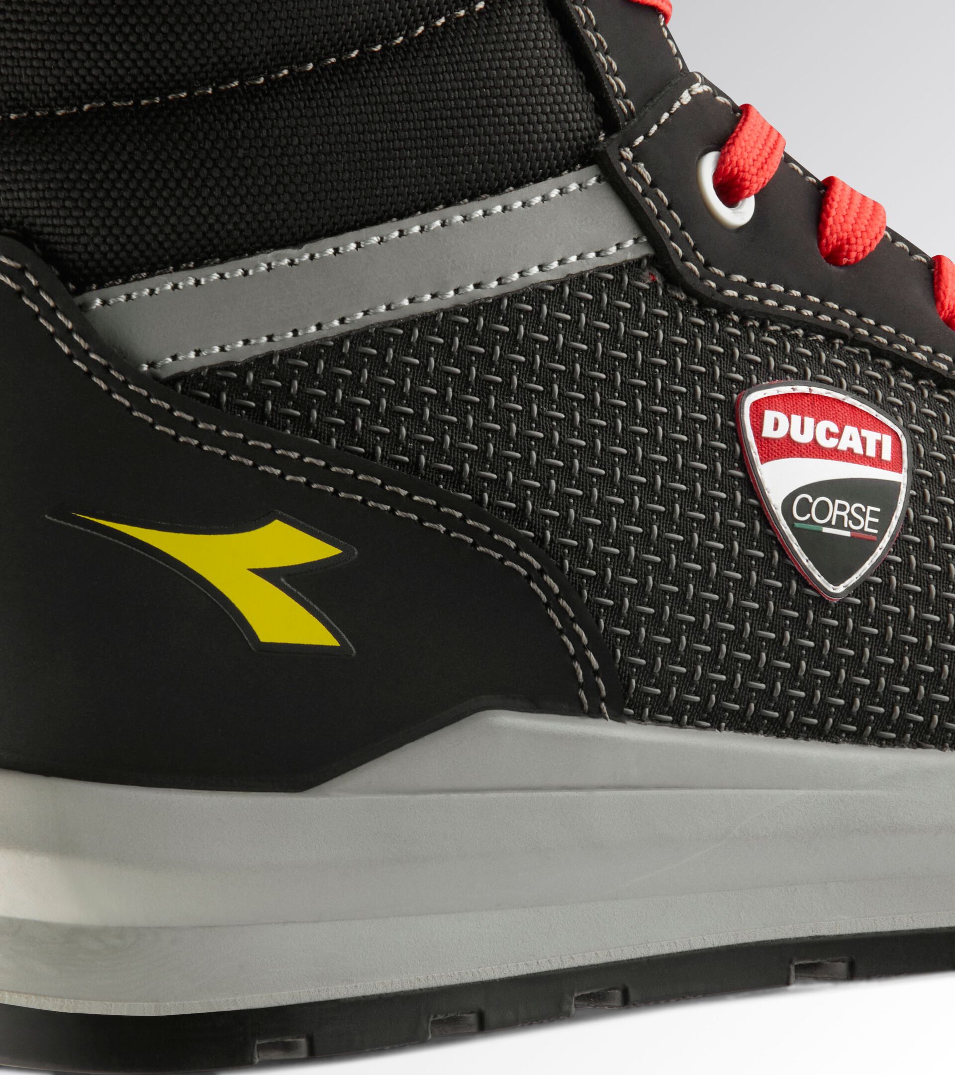 Hoher Arbeitsschuh - Diadora Utility x Ducati Corse SPEEDY RACE MID S3S FO SR SC MET FREE SCHWARZ/FUNGUS - Utility